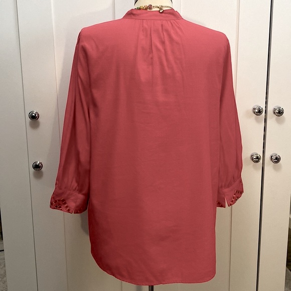 NEW! MED Pink Know Rose Embroidered Half Button Front Mid Sleeve Oversized Top - Picture 2 of 7